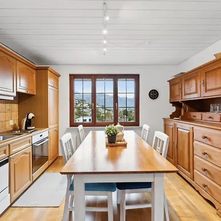 Sonniges Mit Traumhaftem Bergblick